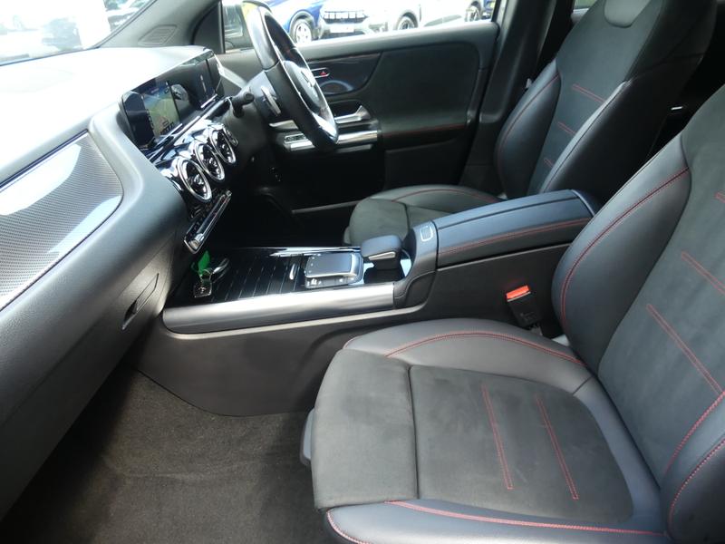 Mercedes-Benz GLA Photo c62849ee-5907-4dd7-acd7-00b4e3e77dbb.jpg