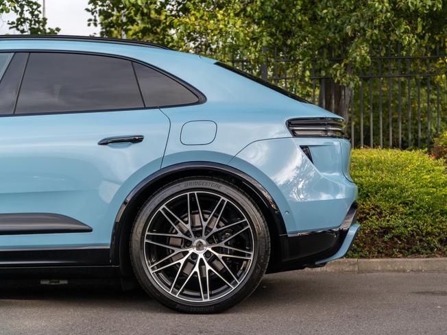 PORSCHE Macan Photo 38