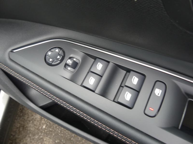 Peugeot 5008 Photo c630ab77-1e4c-49e7-bbfe-e79af0a510d7.jpg
