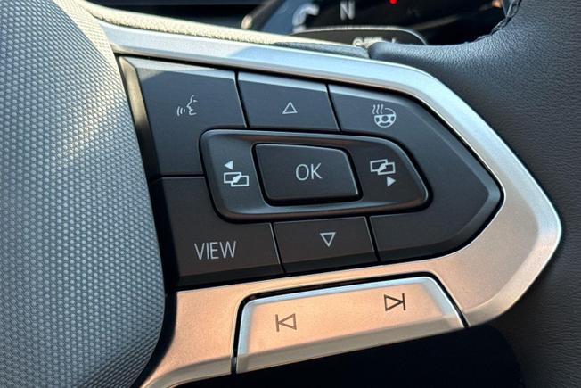 VOLKSWAGEN Tiguan Photo 17