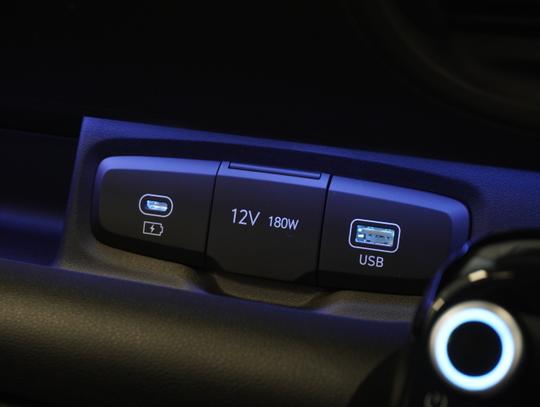 Hyundai INSTER Photo c642013f-72bd-46f9-bc3e-542038770e04.jpg
