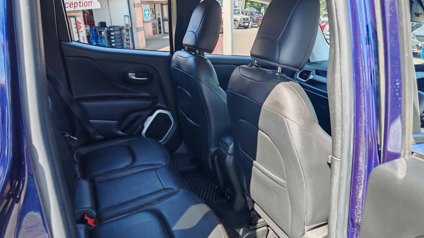 Used Jeep Renegade OU66RZE 14