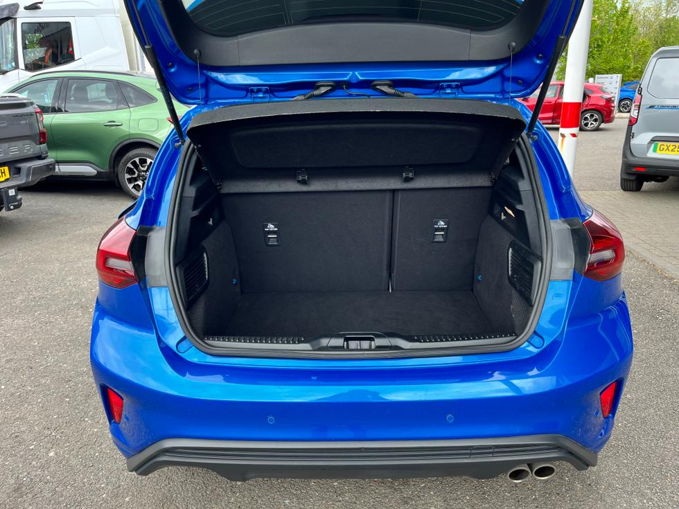 Ford Focus Photo c6508317-6b45-4a93-8f0a-e8011e45f729.JPG