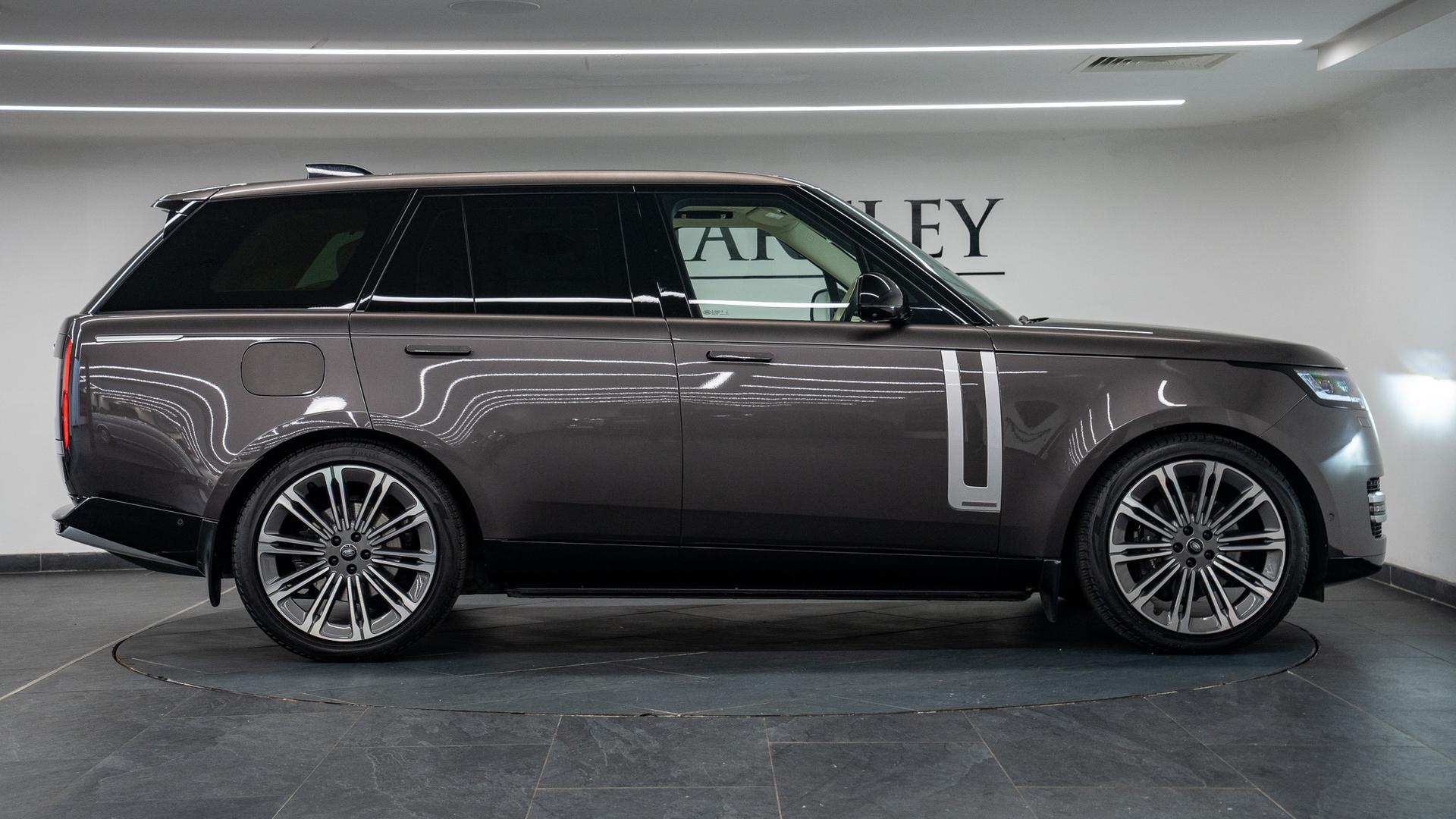 Land Rover Range Rover Photo c65acfdb-fb8c-4f10-a527-d255ed42ad51.jpg