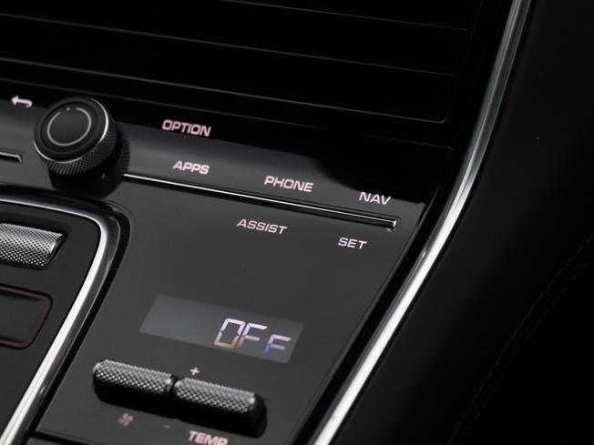 PORSCHE Panamera Photo 22