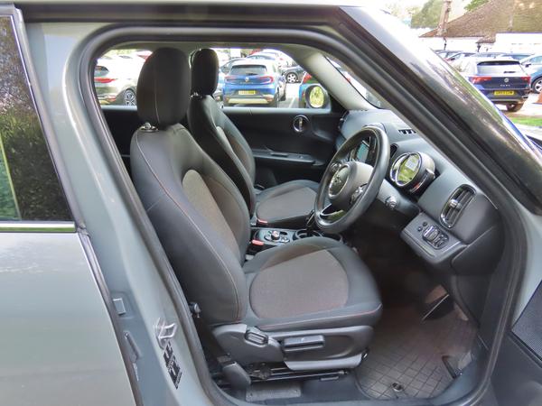 Used MINI Countryman YK68FHU 17