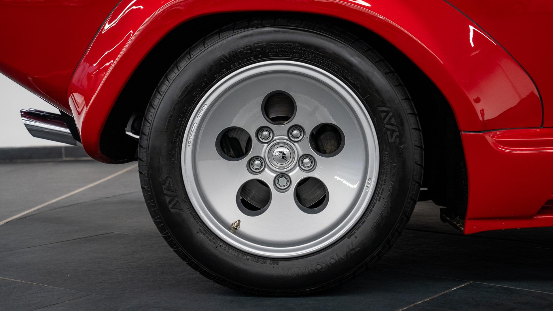 LAMBORGHINI Countach Photo c6b2c9a2-c85a-4919-a24b-d5c235e84bef.jpg