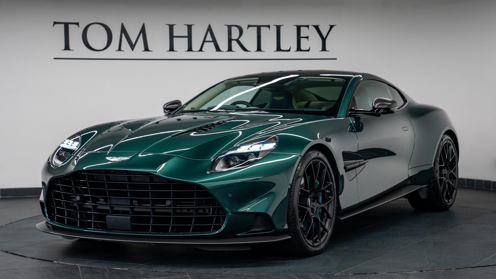Aston Martin Vanquish Photo c6b5ce5a-97ee-48a7-a49f-a0d84828a04f.jpg