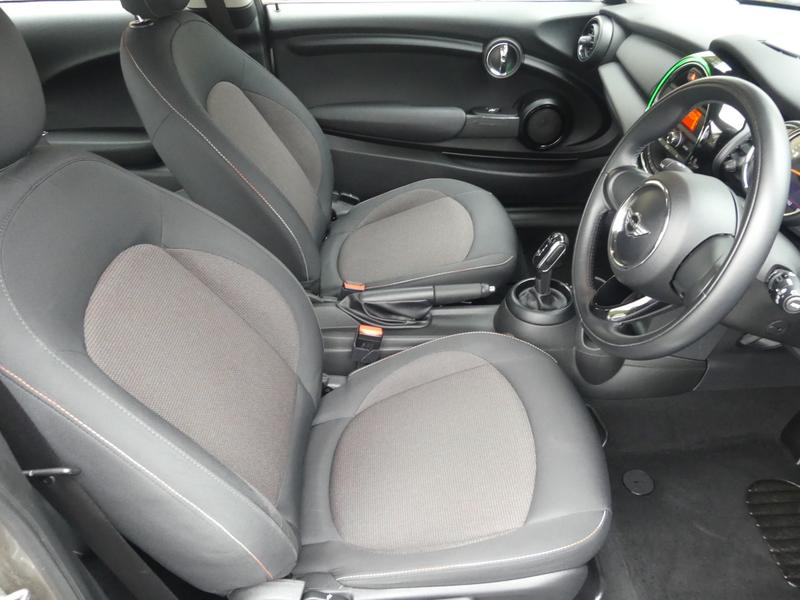 MINI Hatch Photo c6bed3fc-0910-4a6c-8051-04bf3a876cdf.jpg