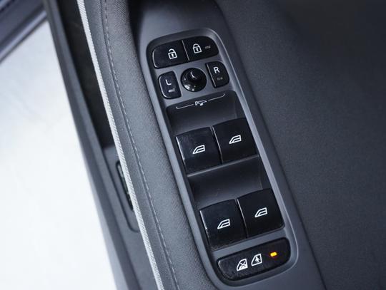 Polestar Polestar 2 Photo c6d4943f-a412-4ddc-af67-04638e1138ba.jpg