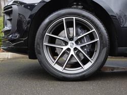 PORSCHE Macan Photo 4