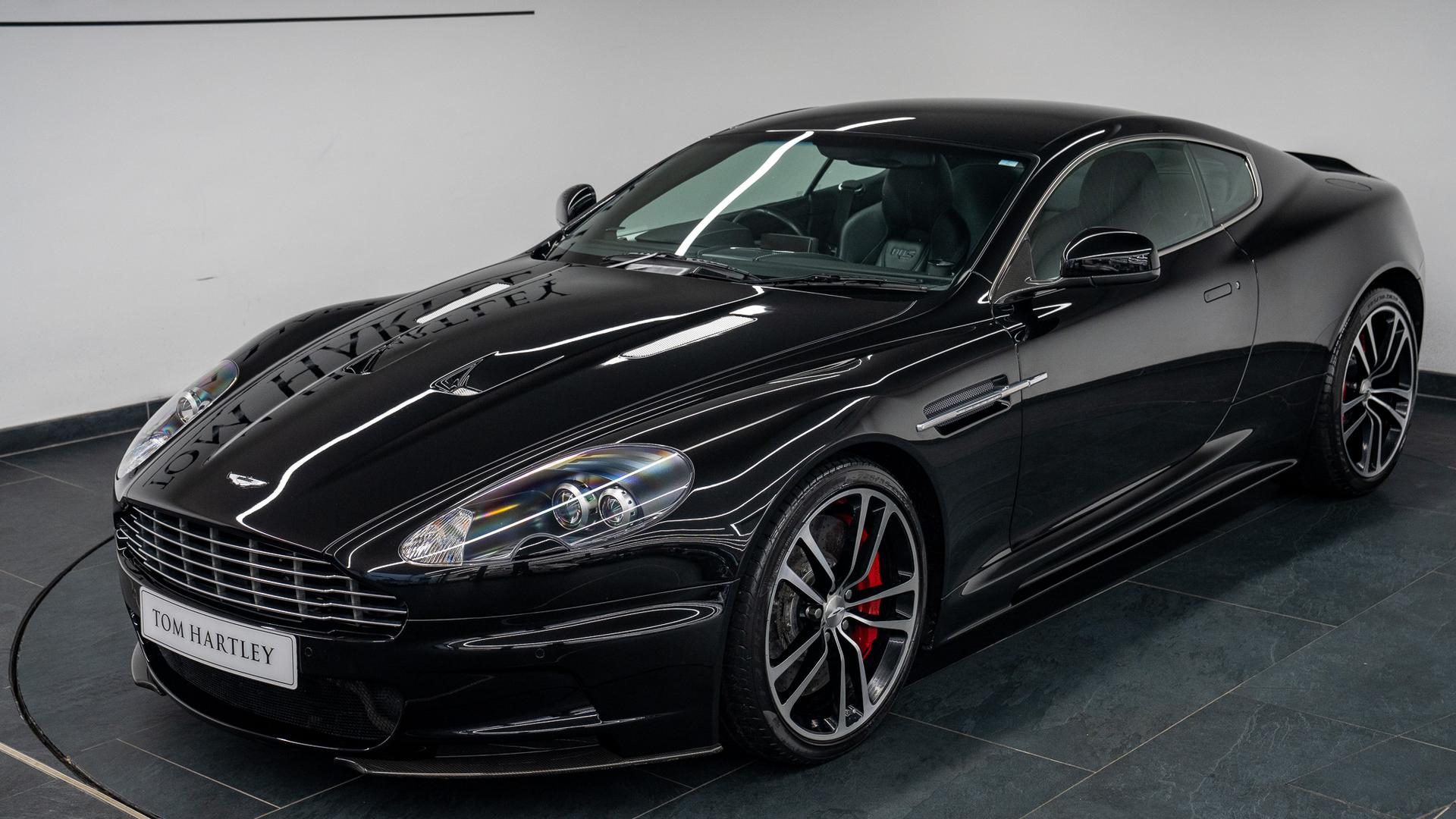 Aston Martin DBS Photo c6e19a54-a790-44fb-9720-9e112574d888.jpg