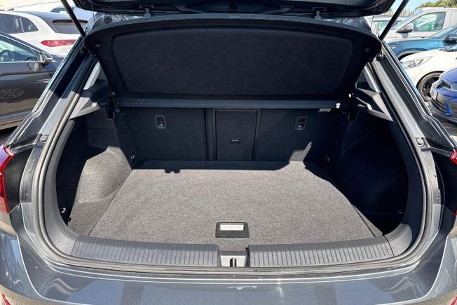 Volkswagen T-Roc Photo 9