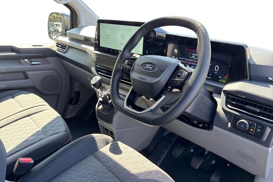 Ford TRANSIT CUSTOM Photo c6fa4829-ad7b-4a1e-af20-8ca619d351d8.jpg