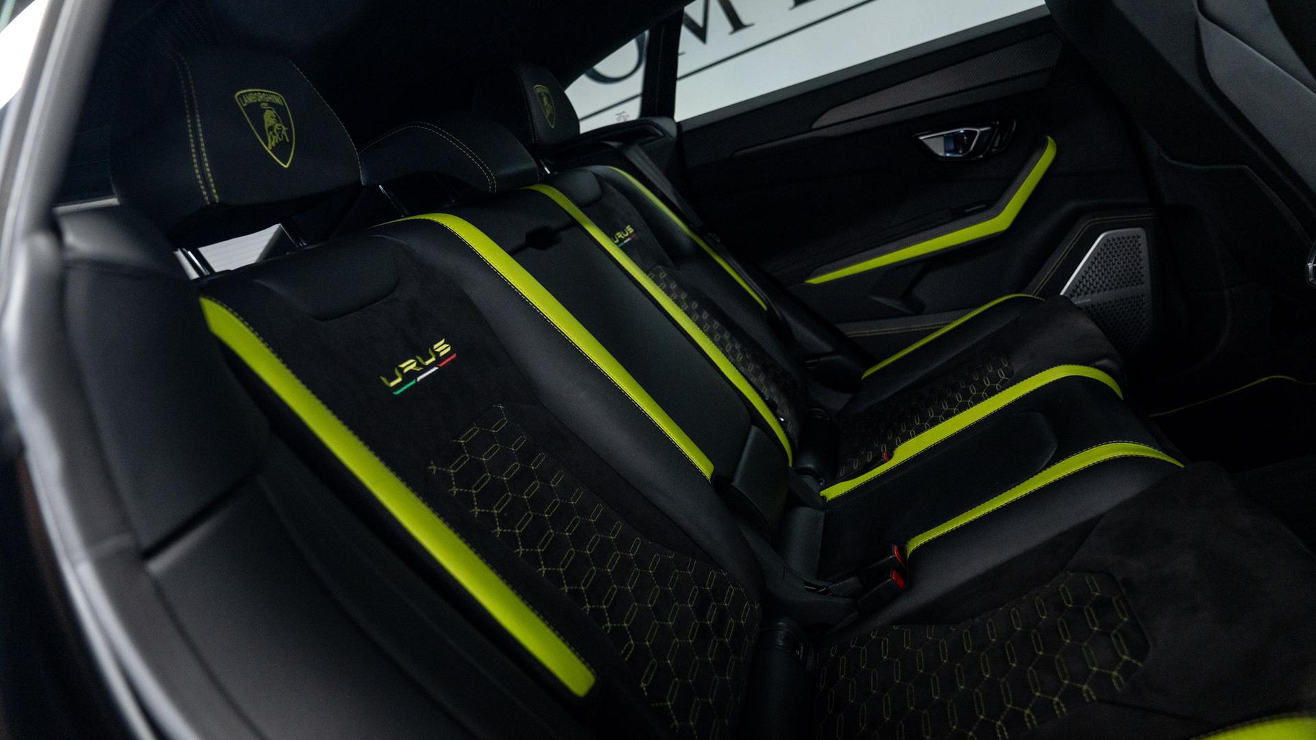 LAMBORGHINI Urus Photo c6ff63fd-f7fe-461c-947a-685c49aa2fb9.jpg