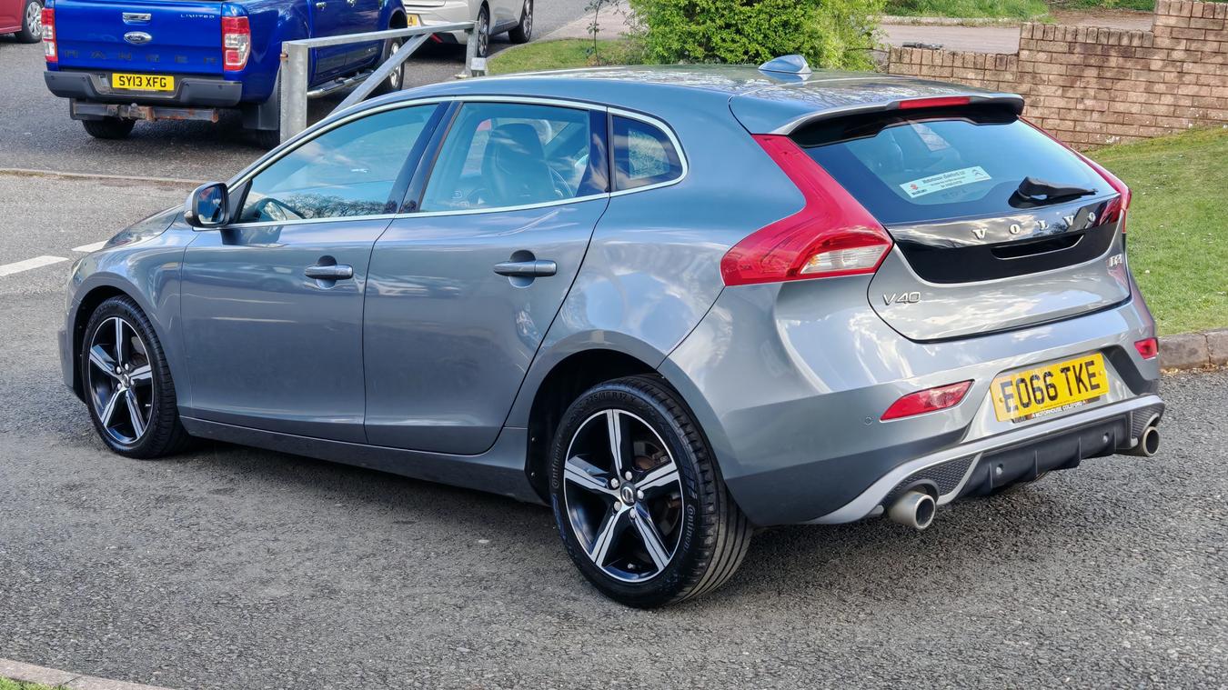 Used Volvo V40 EO66TKE 5