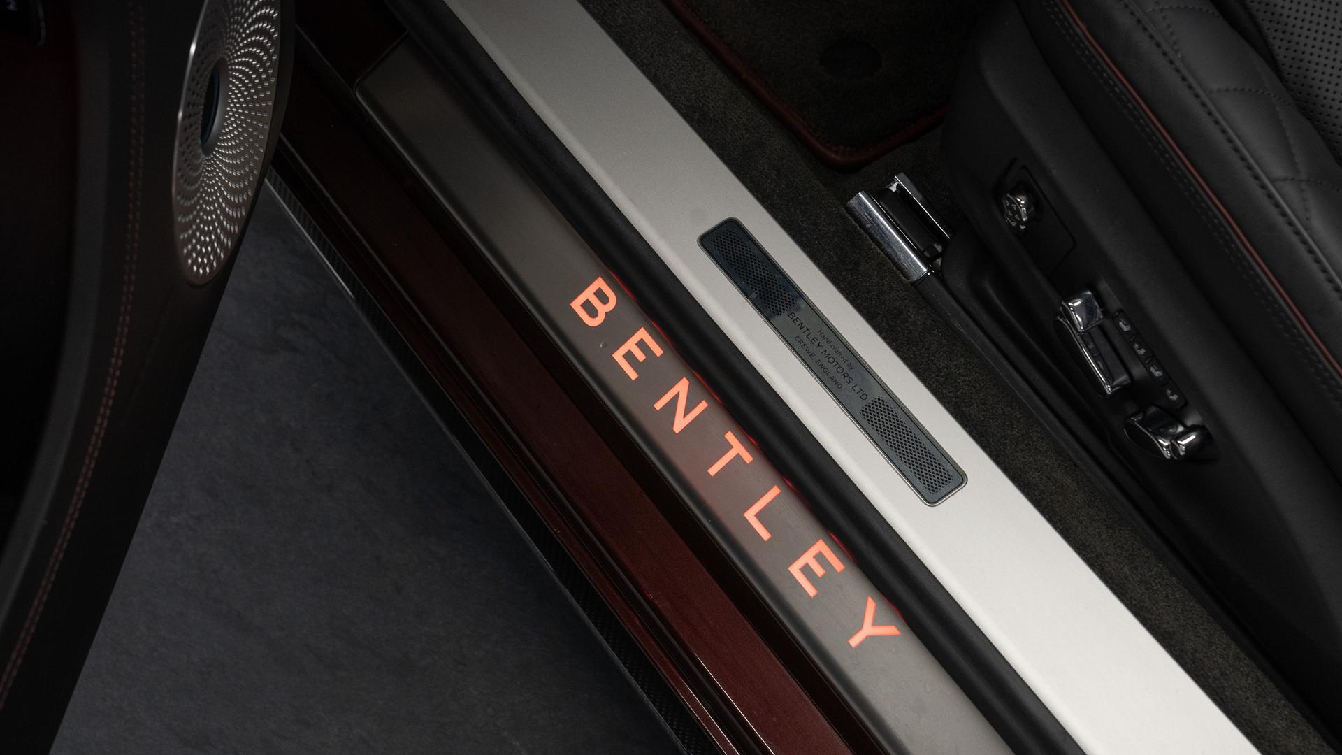 Bentley Continental Photo c73d0082-d329-47ef-a7bf-9057ae78c80a.jpg
