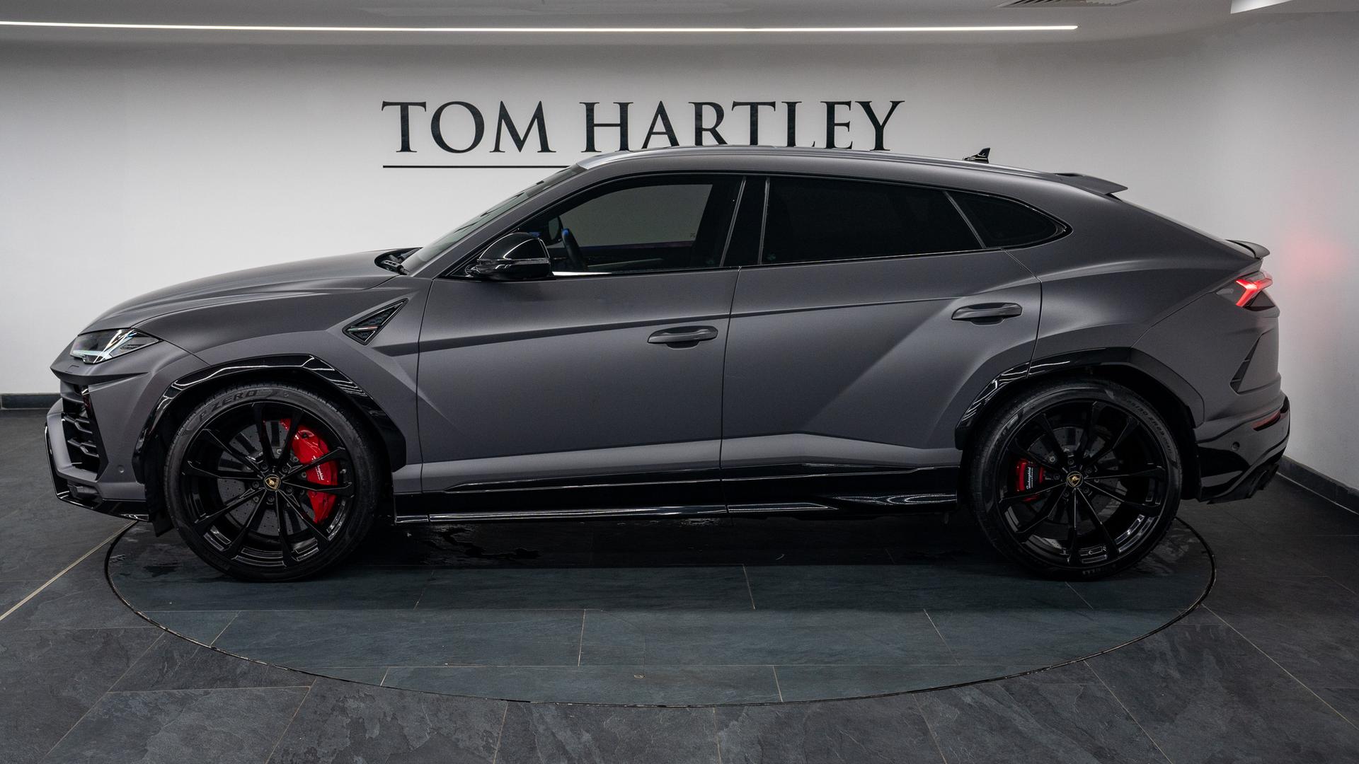 LAMBORGHINI Urus Photo c74ac693-2d30-4f67-8147-e73beaf4ee80.jpg