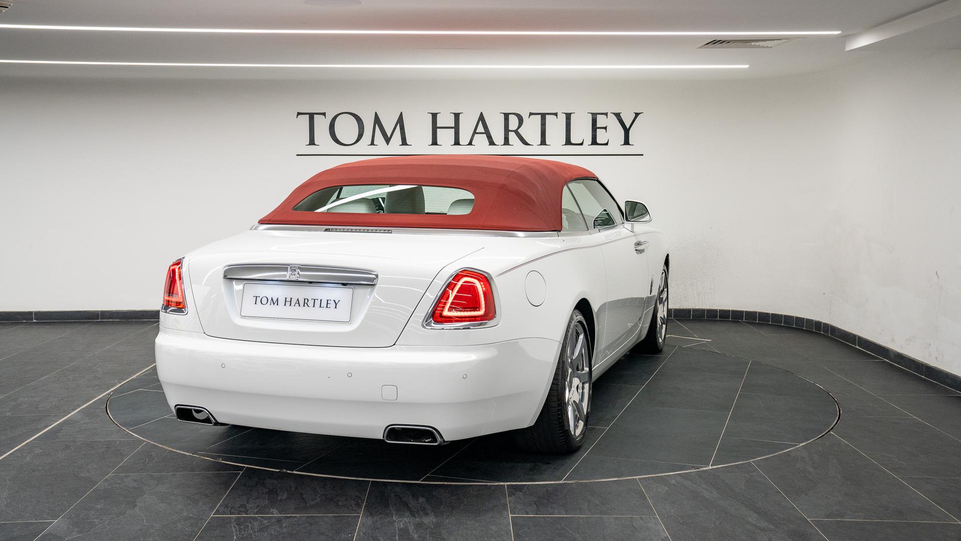 Rolls-Royce Dawn Photo c74f96ed-38f3-4e1e-b7bd-a305a2785803.jpg