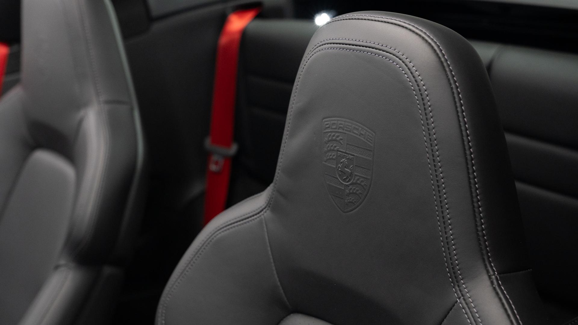 Porsche 911 Photo c75a9fe9-b1e0-4bf3-a884-4558b9b4c3bf.jpg