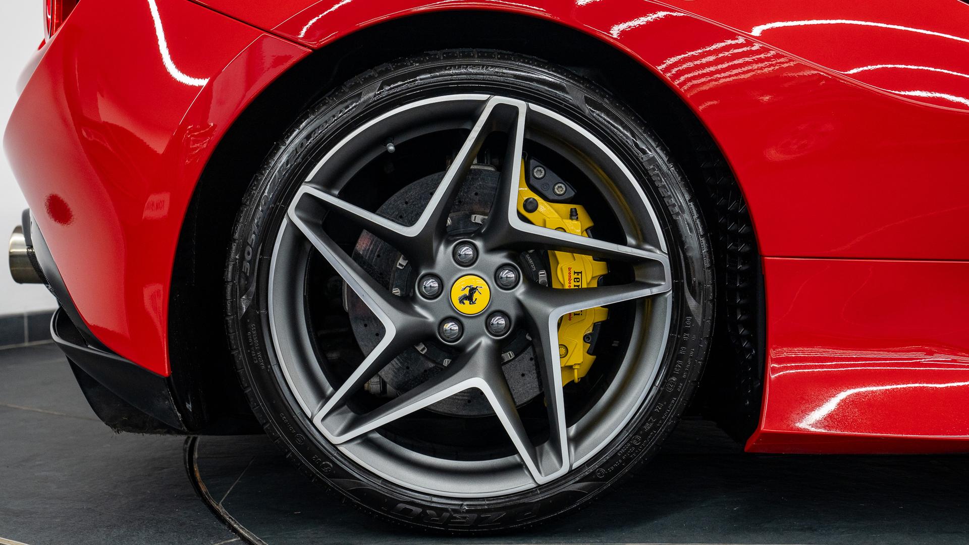 Ferrari F8 Photo c765ac2b-6435-4d06-8a72-8a883bcab65f.jpg