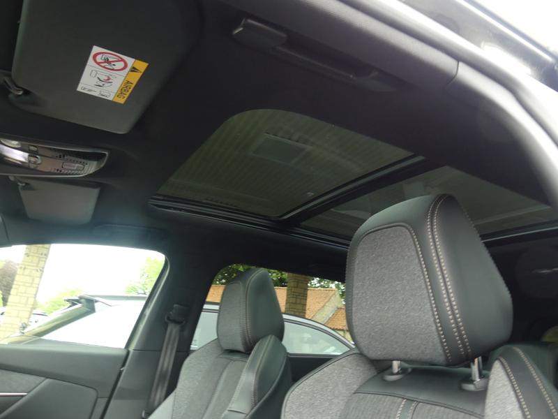 Peugeot 5008 Photo c77231a0-aa98-4f87-a1b4-9f8d00a9a877.jpg
