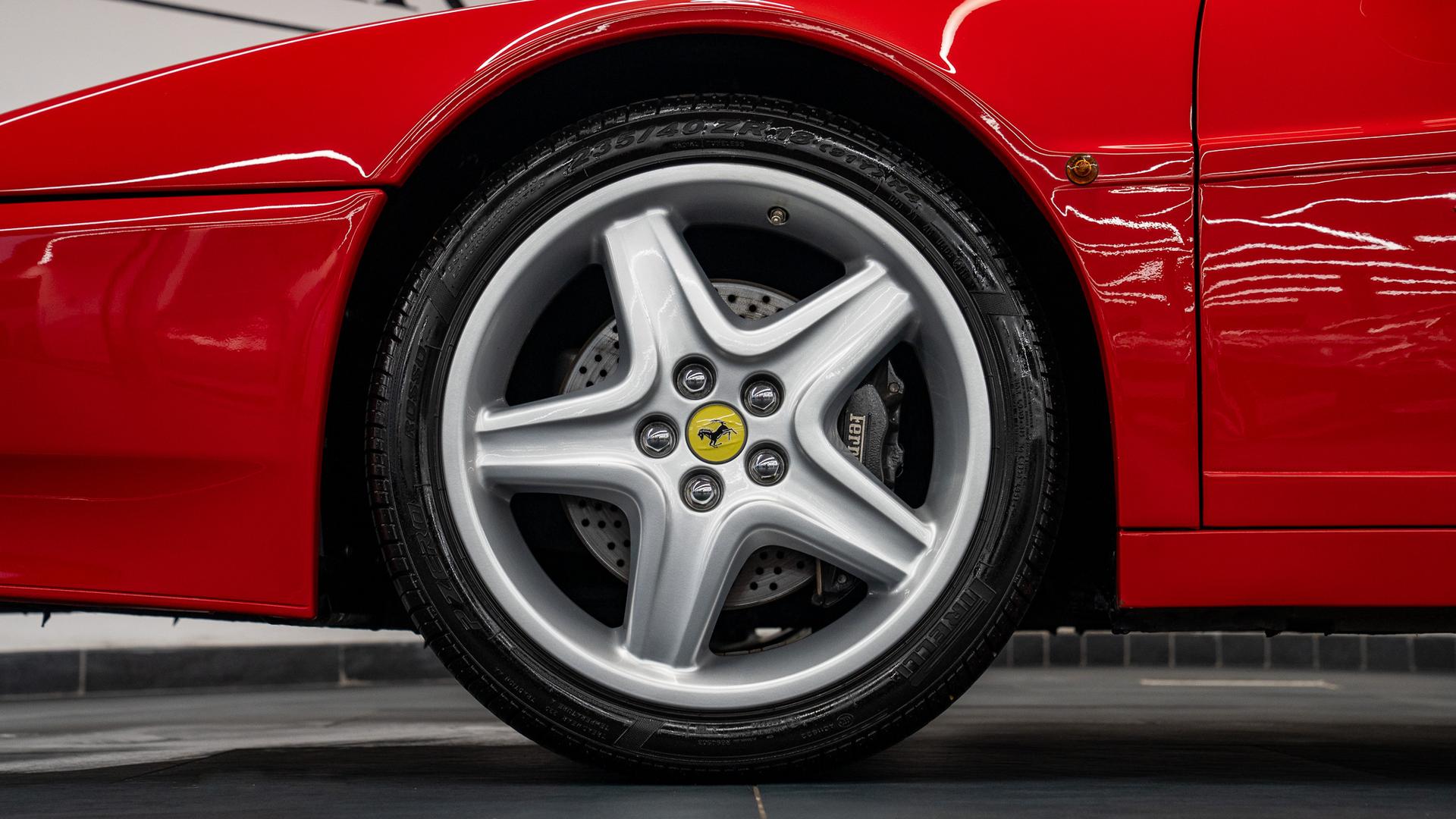 Ferrari 512 TR Photo c77a566f-1af5-4c54-a242-5323d19d91e6.jpg