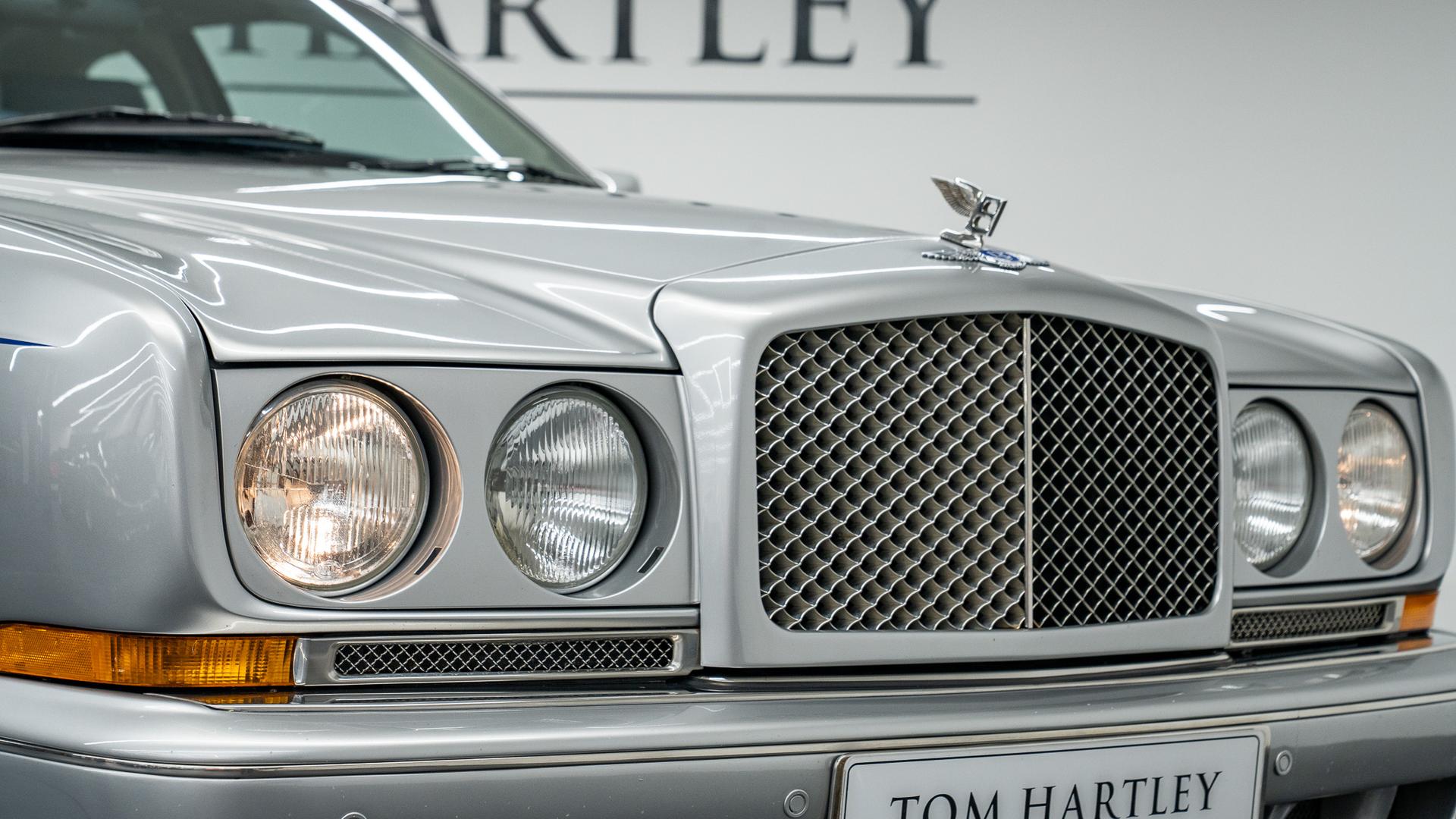 Bentley Continental Photo c77b2f4c-2570-42db-a373-1928544e87ec.jpg