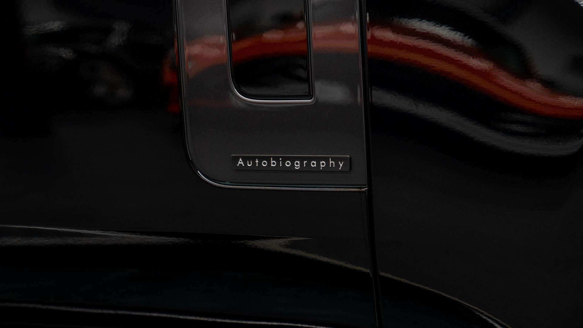 Land Rover Range Rover Photo c77f1bc9-4d25-44b0-8bb9-9dc6913483f4.jpg
