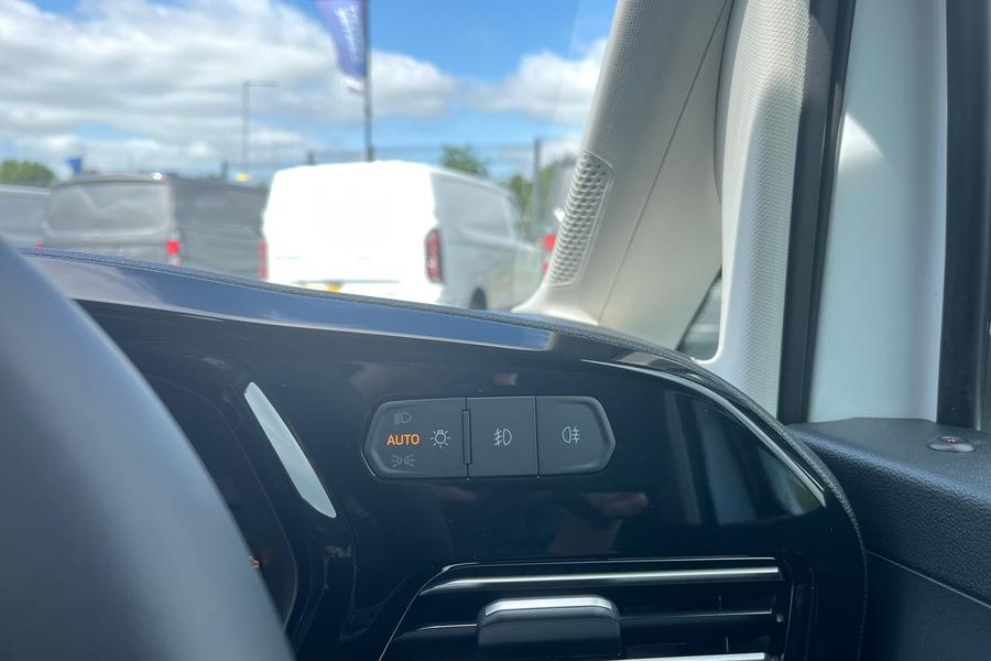 Ford TRANSIT CONNECT Photo c78d120b-9fc8-4535-949e-06b503b9470b.jpg