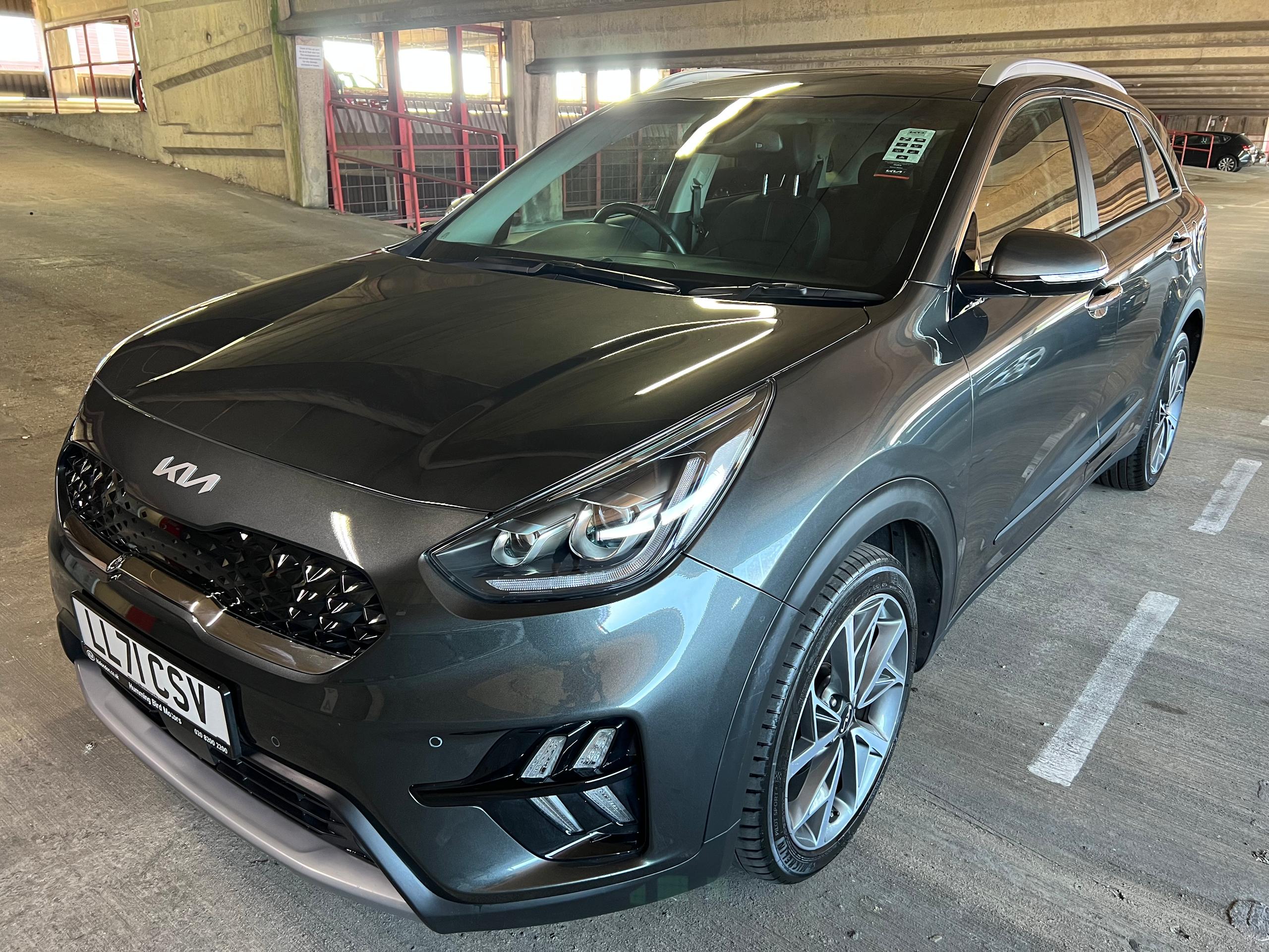 Kia Niro 1.6 GDi 4 in Interstellar Grey £28,995