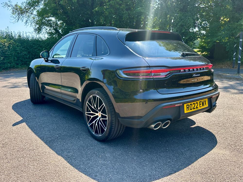 Used Porsche Macan RO22EWX 11