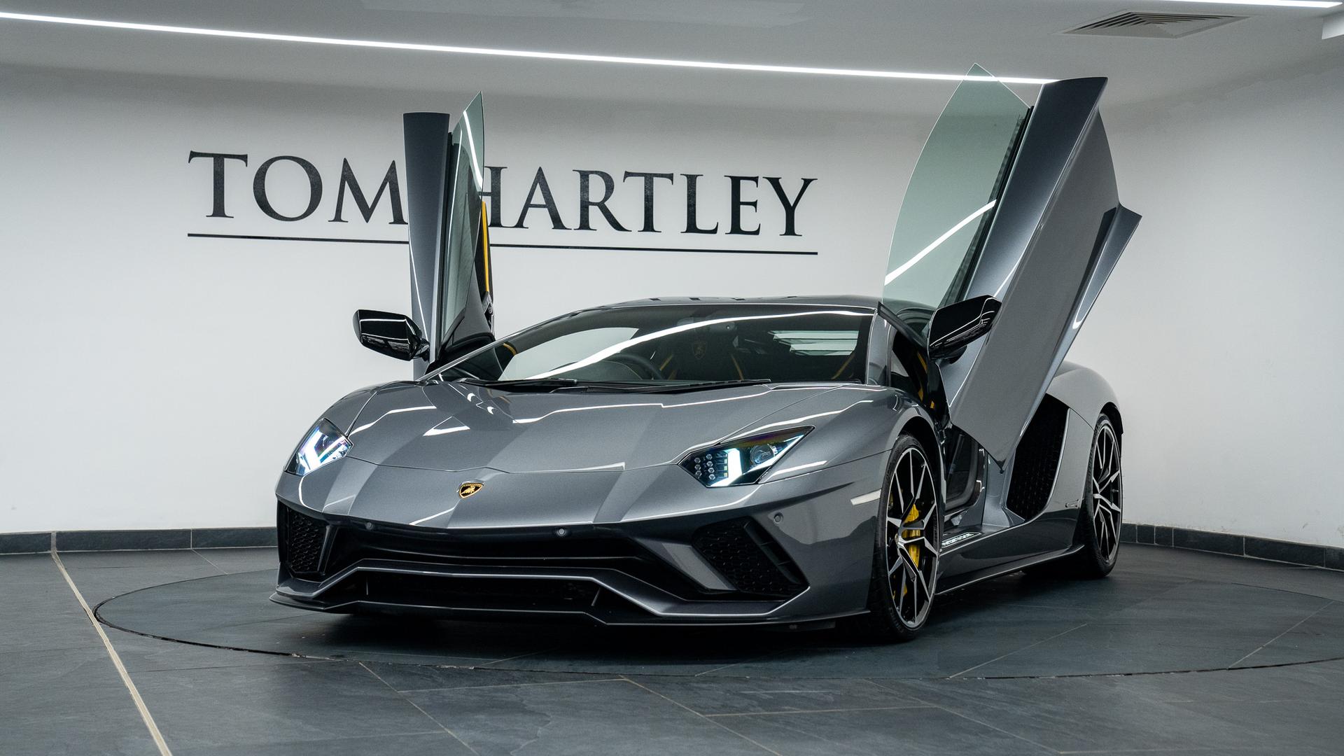LAMBORGHINI Aventador Photo c794e4dd-4dc3-4816-a689-92db30e693e2.jpg