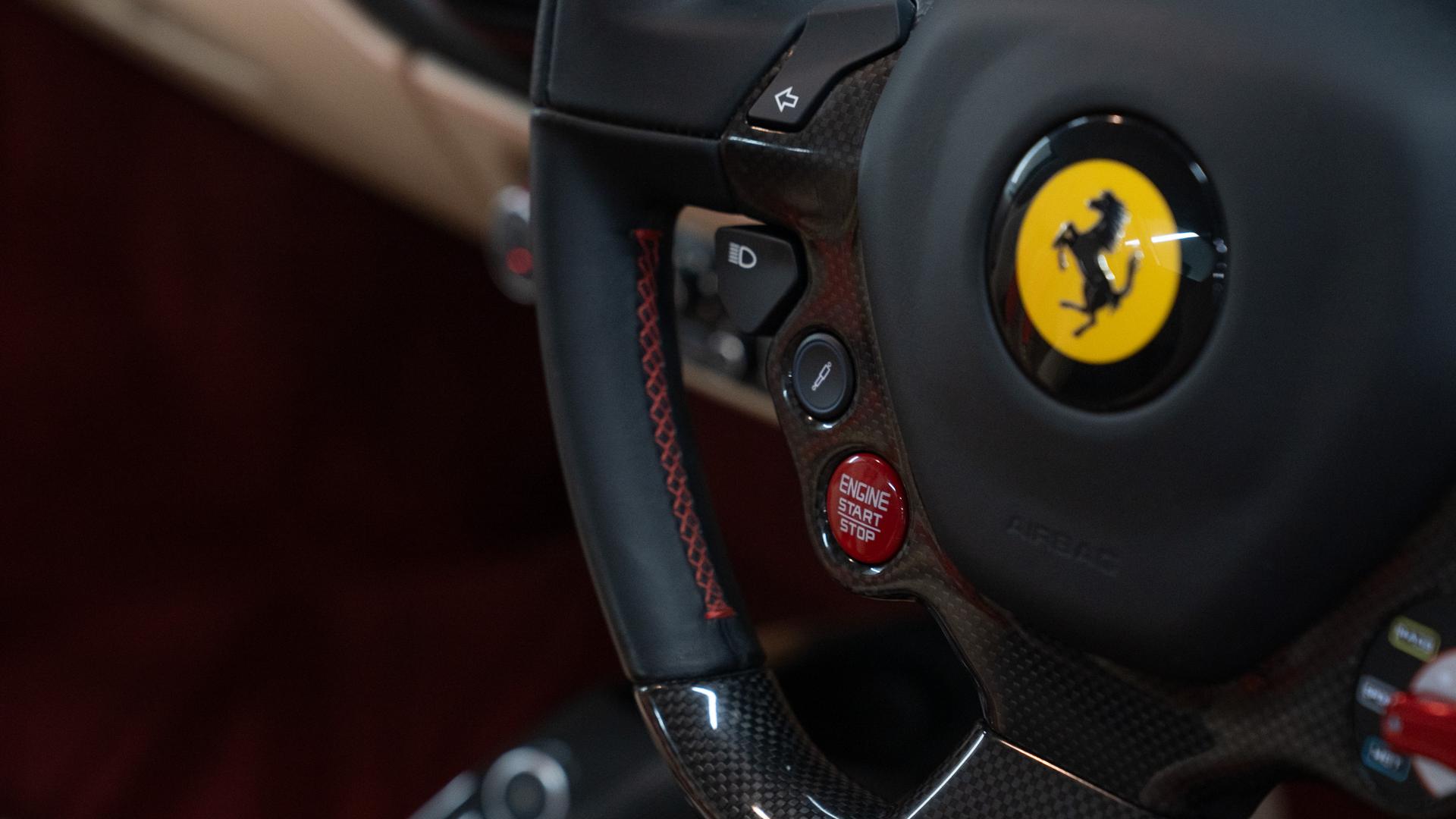 Ferrari 488 Photo c7bf01e2-b846-40a5-8d8a-d813e07b8823.jpg