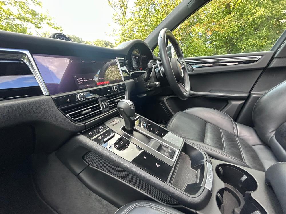 Used Porsche Macan YO72UHW 33