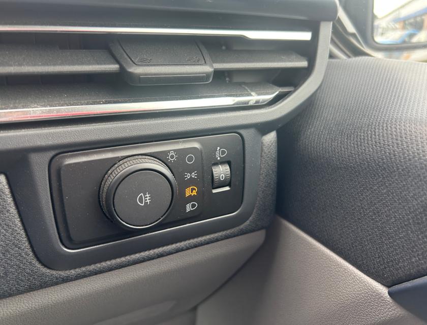 Ford Tourneo Custom Photo c7dc71ec-3d2a-41e9-9926-725e309d5081.jpg