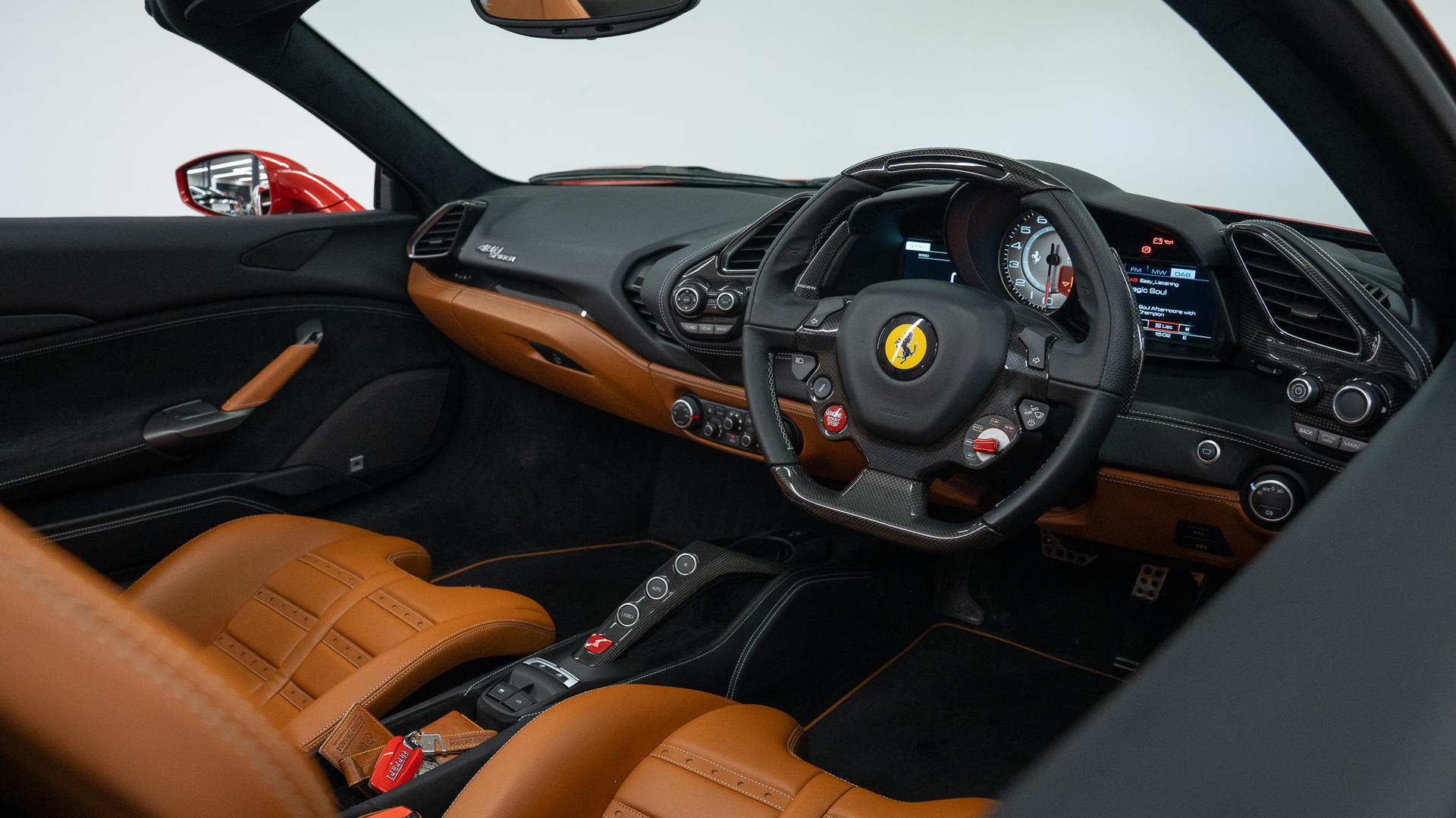 Ferrari 488 Photo c7ea1f71-0828-407f-a17b-791435c434cc.jpg