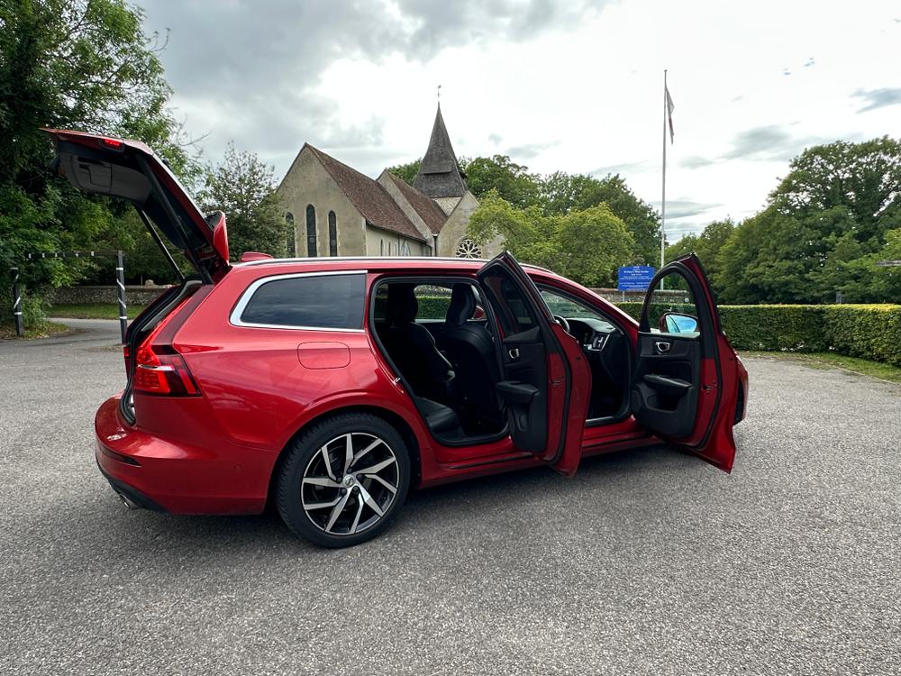 Used Volvo V60 KP69LTY 16