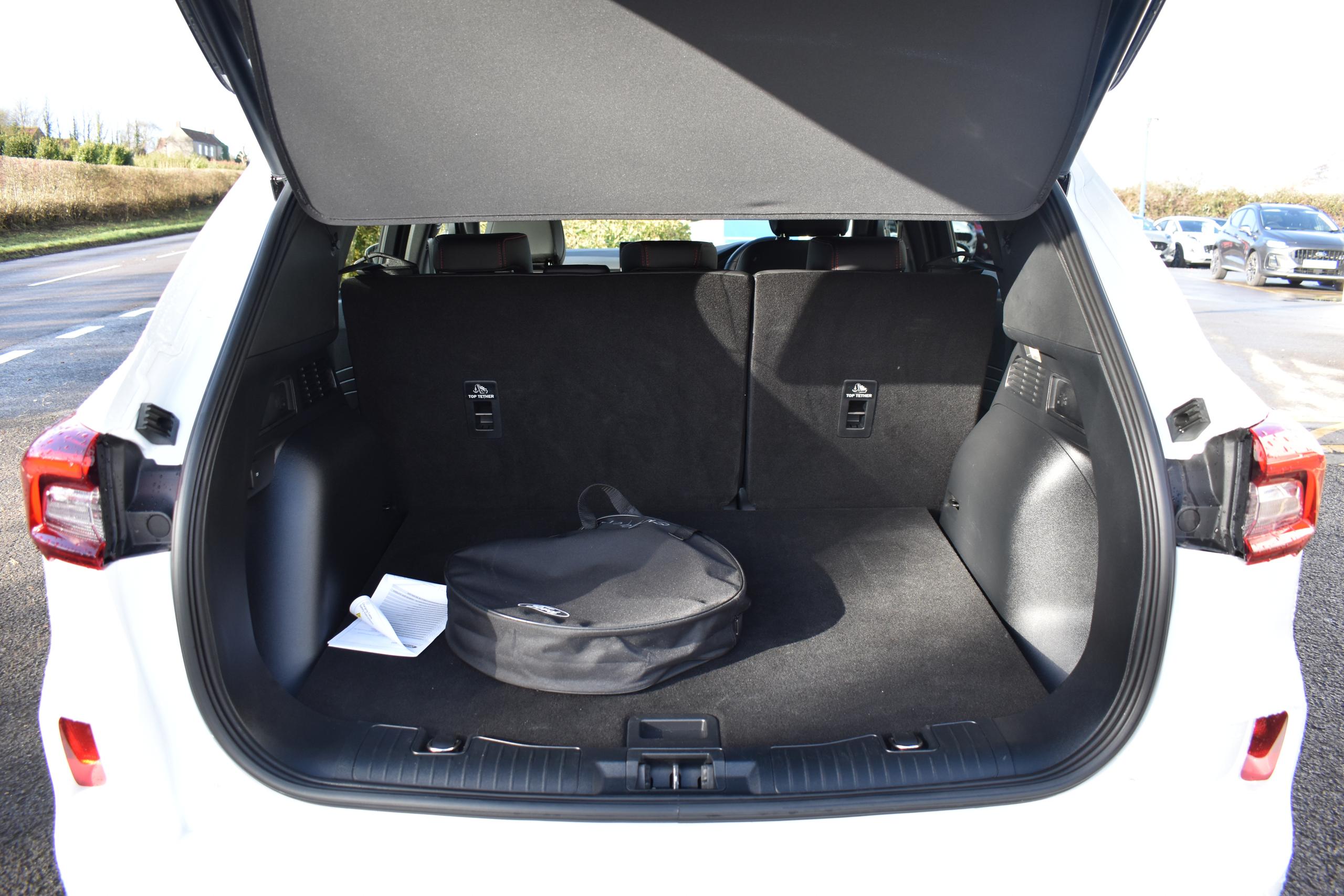 Used Ford KUGA EN74OPT 8