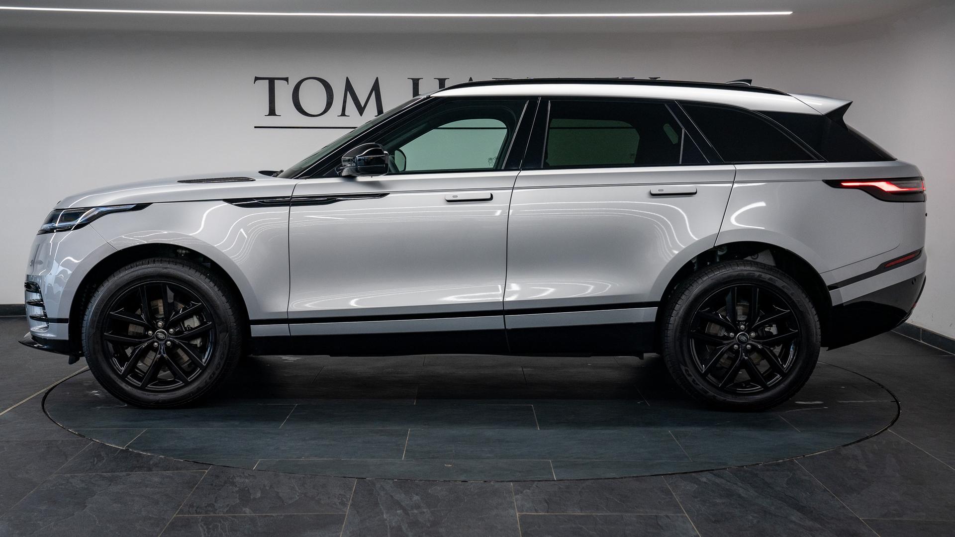 Land Rover Range Rover Velar Photo c7f5f8bc-9b3b-409c-9ef3-bf19fde45205.jpg