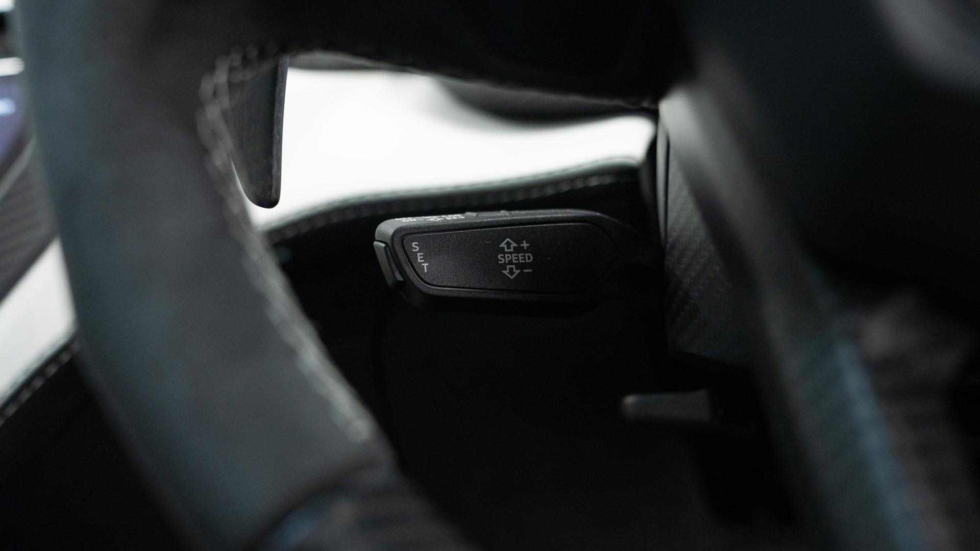 LAMBORGHINI Revuelto Photo c7f74d24-c0b2-45e6-af44-9569a520cada.jpg