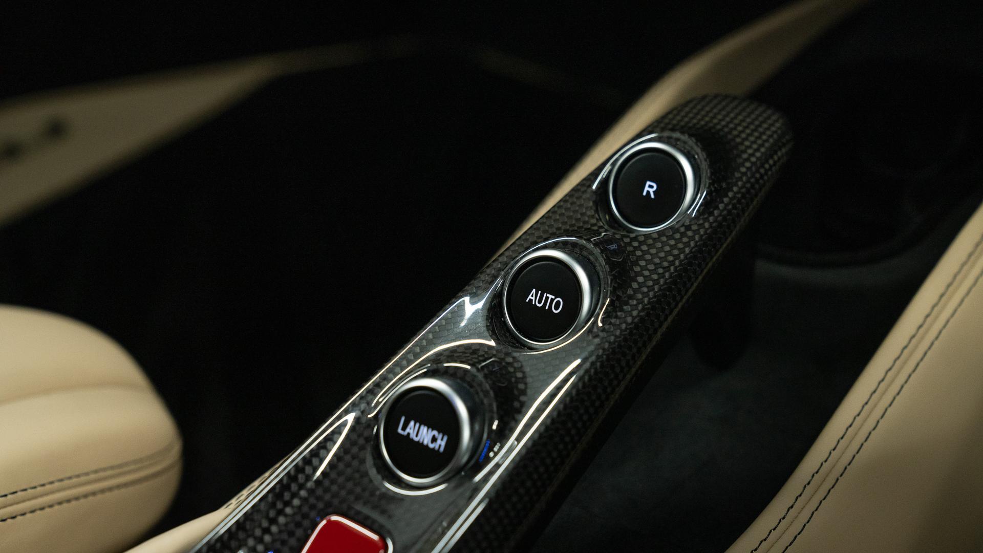 Ferrari F8 Photo c81428a6-ee59-4408-897e-77ea889c8ad9.jpg