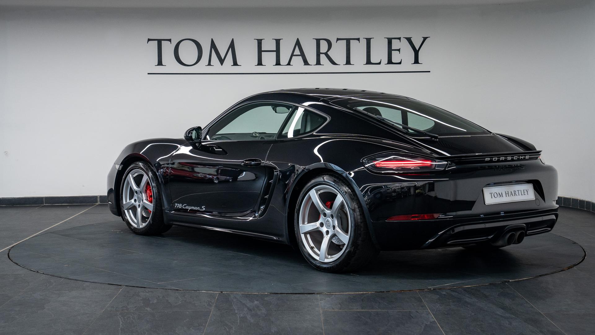 Porsche 718 Cayman Photo c819135b-2dd3-4f54-abca-4fdfd15c998f.jpg