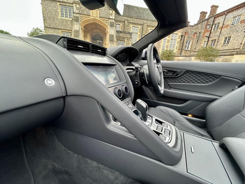 Used Jaguar F-Type KM24TVZ 19