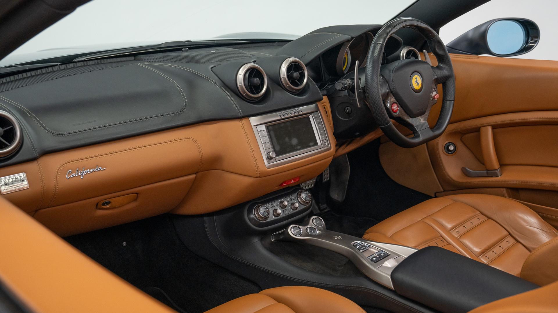 Ferrari California Photo c83603b0-e041-416a-84cd-a1770c634d64.jpg