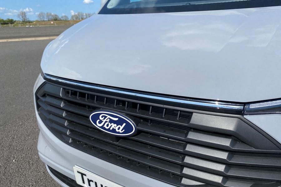 Ford TRANSIT CUSTOM Photo c83eb428-2a29-486a-8ca4-bc1c248f2400.jpg
