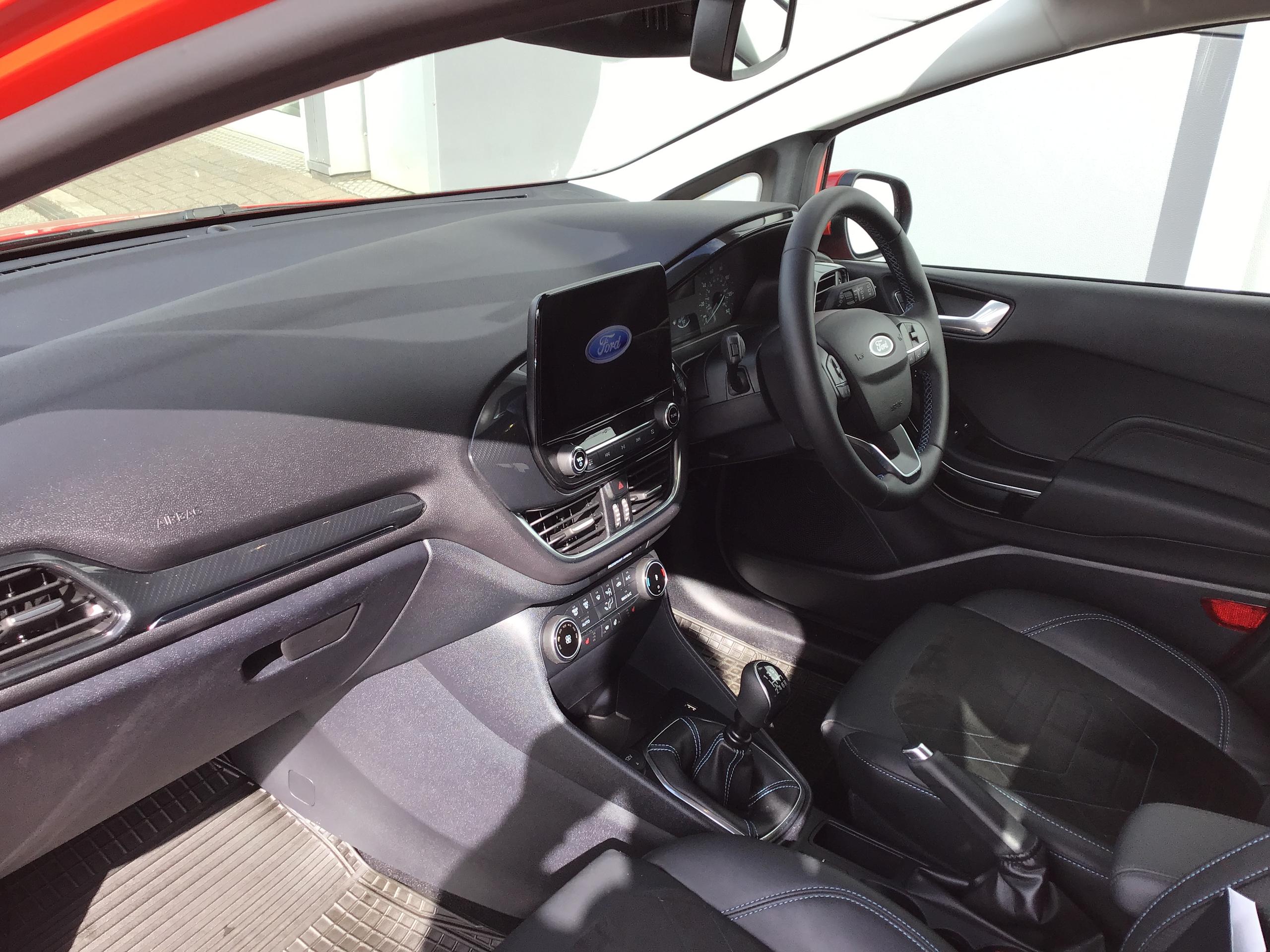 Ford Fiesta Photo 15