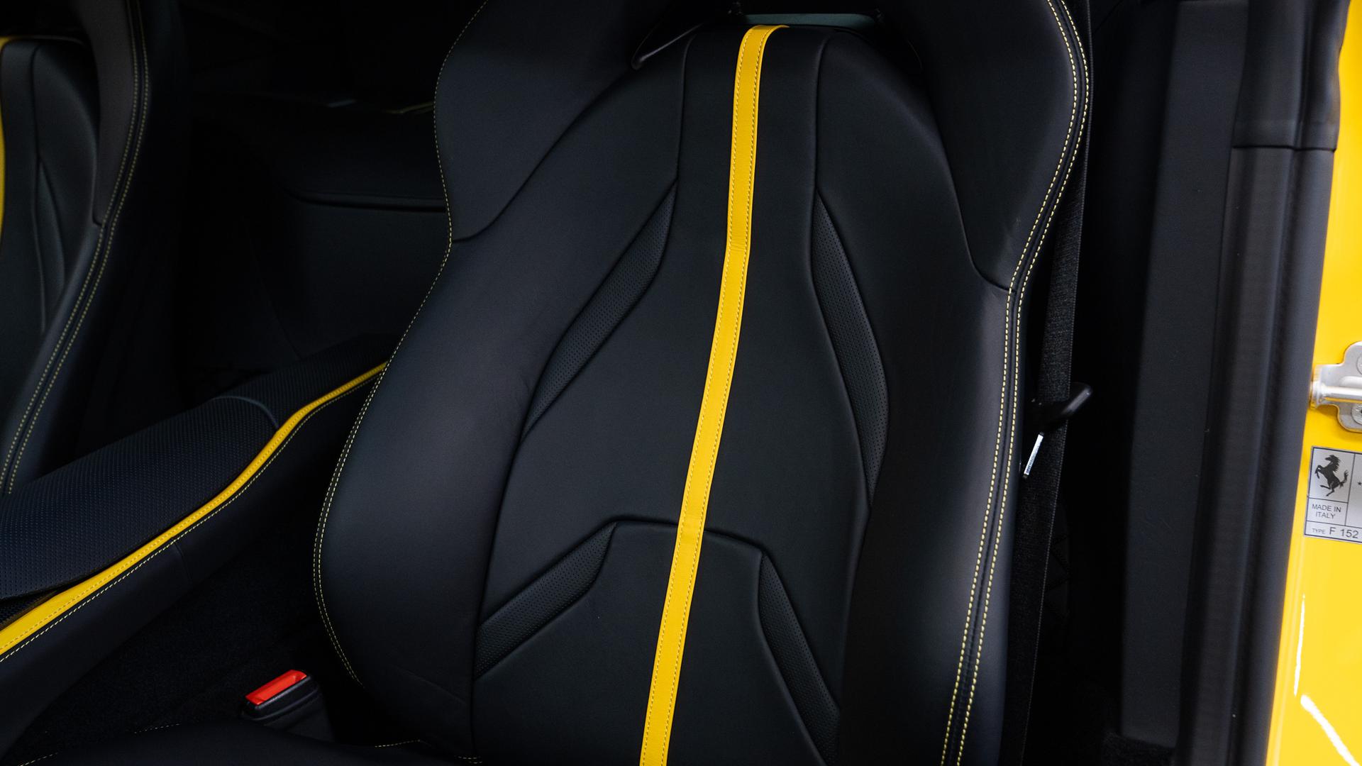 Ferrari 812 Photo c845a433-1ac5-438e-bc57-b1eecb6389b4.jpg