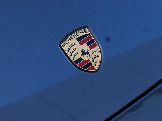PORSCHE 911 Photo 12