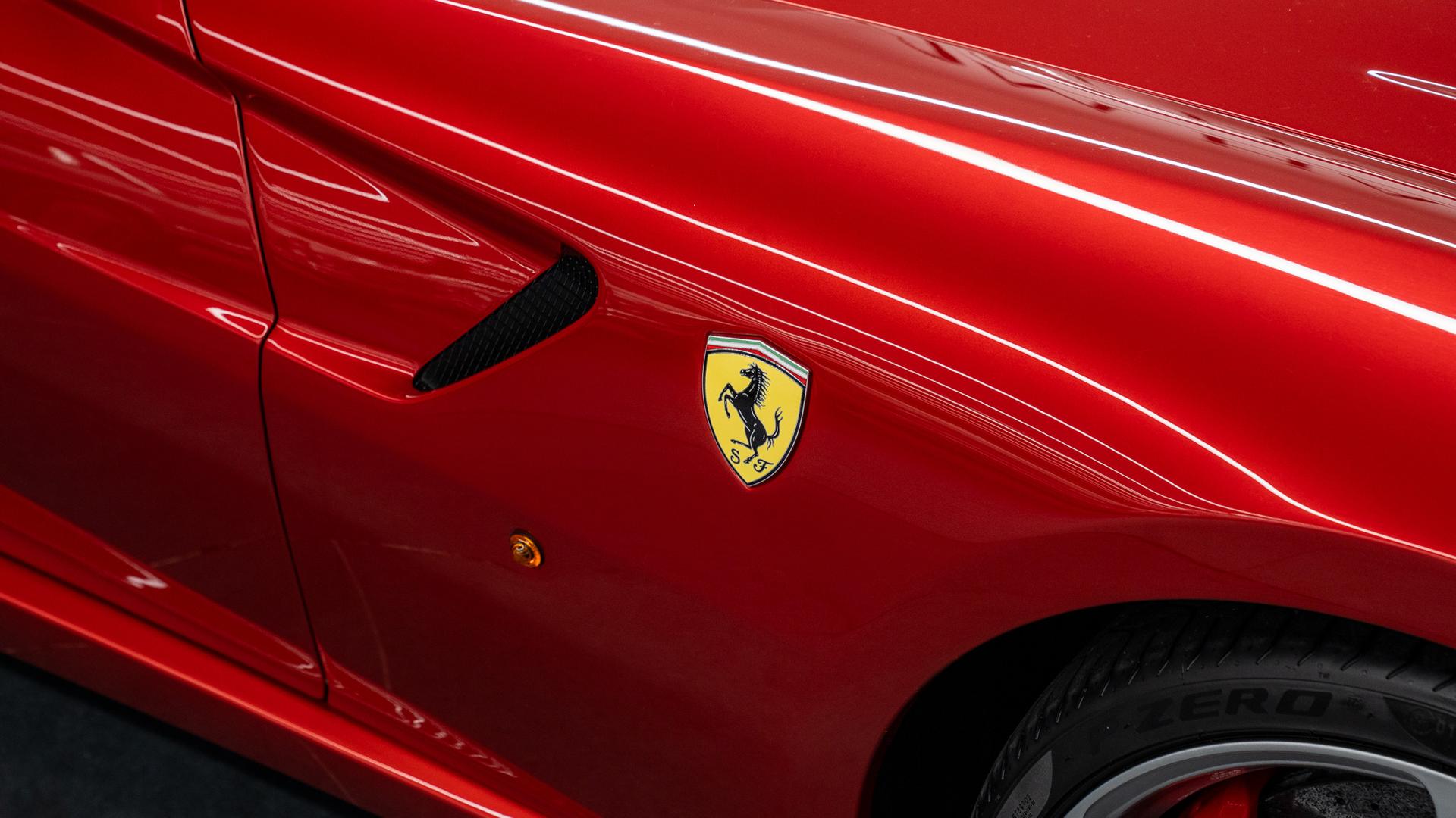 Ferrari 599 Photo c8533f6b-8012-4378-80d8-7438cecd36e8.jpg